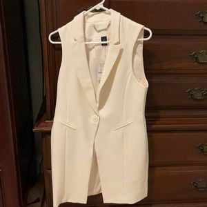 White House Black Market Cream Sleeveless Blazer